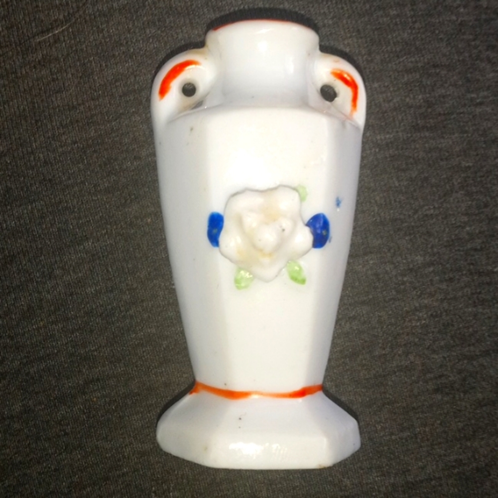 Vintage Ceramic Miniature Flower Bud Vase Made In Occupied Japan
